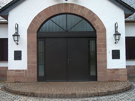 Torgewände aus Rotsandstein