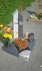 Urnengrabanlagen mit Denkmal