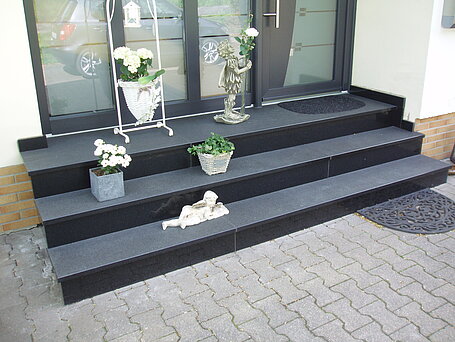 Treppenanlage aus Granit Indian Black