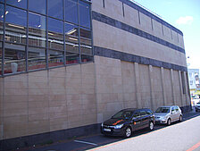 Globus Warenhaus in Bonn, Material Udelfanger Sandstein