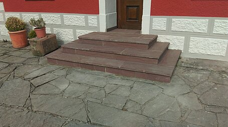 Treppenanlage aus Porphyr